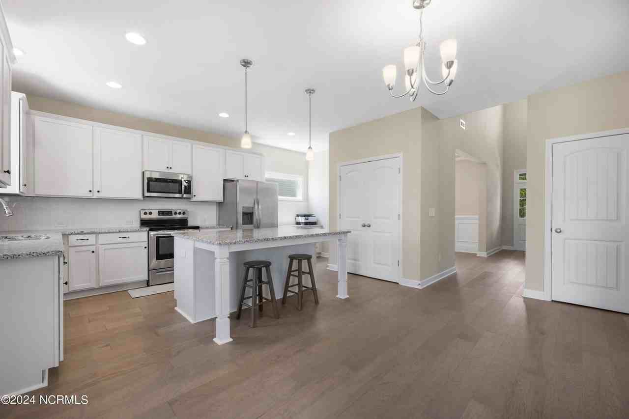 422 Anchor Hitch Ct - Photo 6 of 32