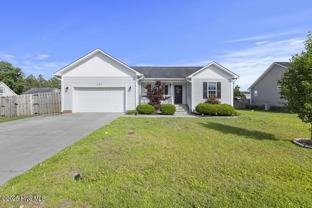 301 Pine Ridge Ln - Photo 1 of 1
