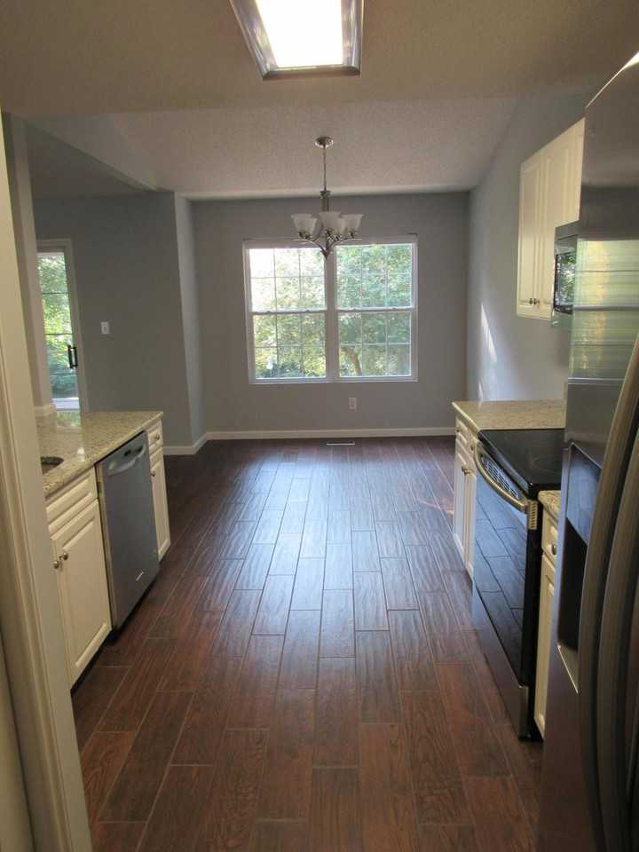 138 Kensington Way - Photo 2 of 18