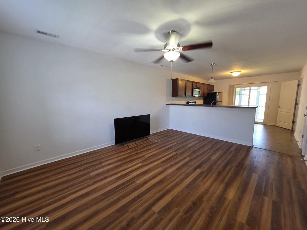 179 Glen Cannon Dr - Photo 2 of 11