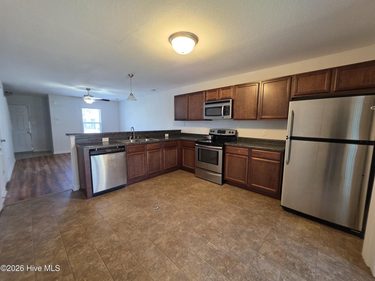 179 Glen Cannon Dr - Photo 5 of 11
