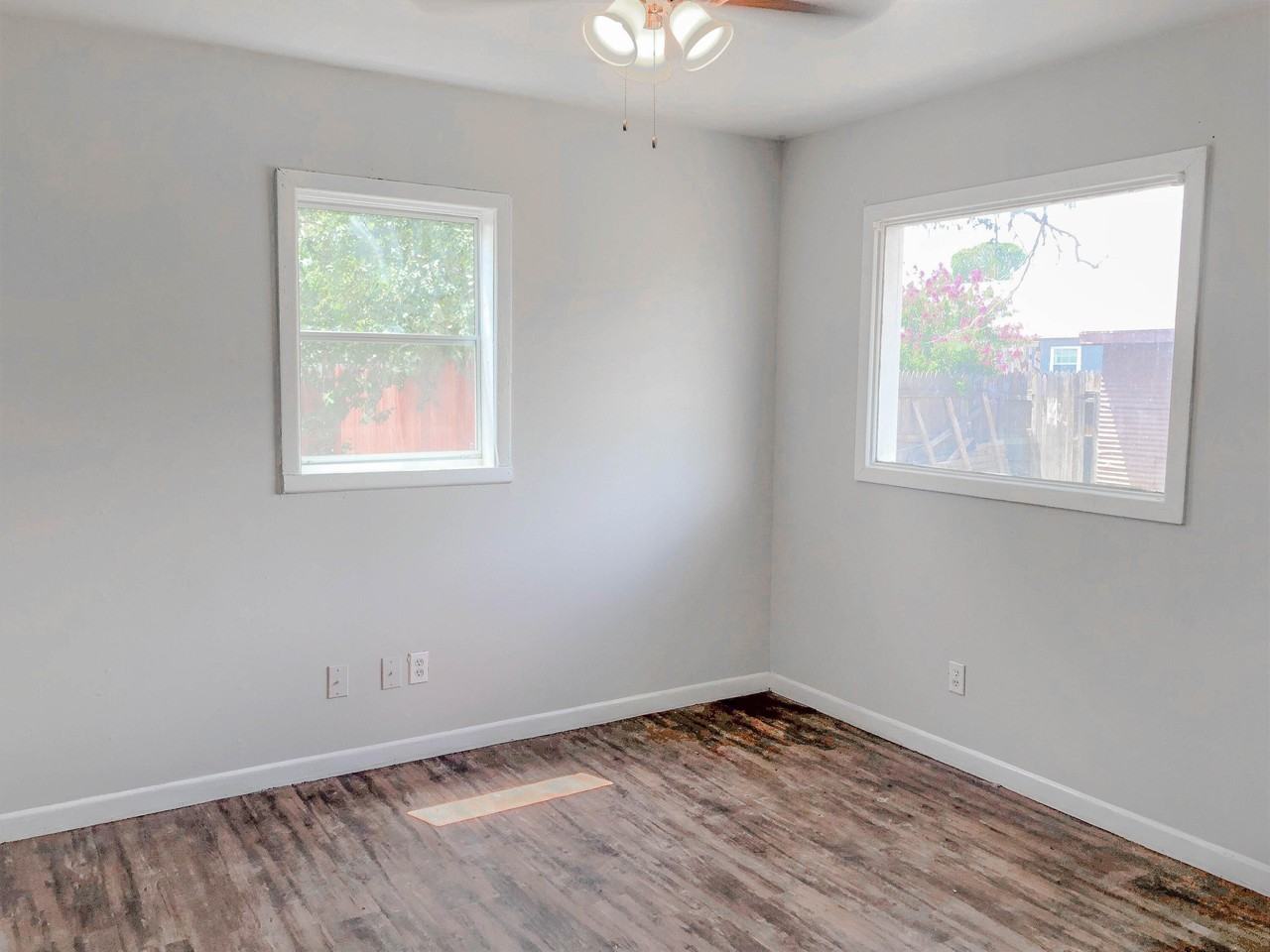 1101 65th St #REAR - Photo 2 of 5