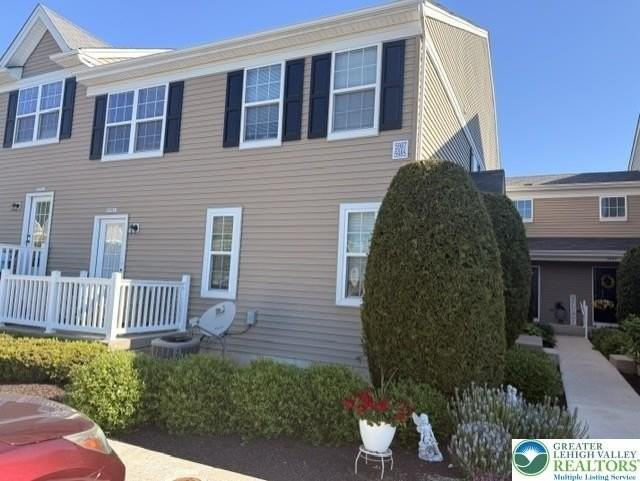 5985 Valley Forge Dr - Photo 2 of 14