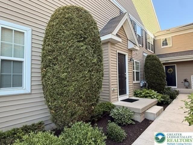 5985 Valley Forge Dr - Photo 4 of 14