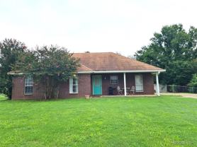 123 Meadowview Dr - Photo 1 of 1