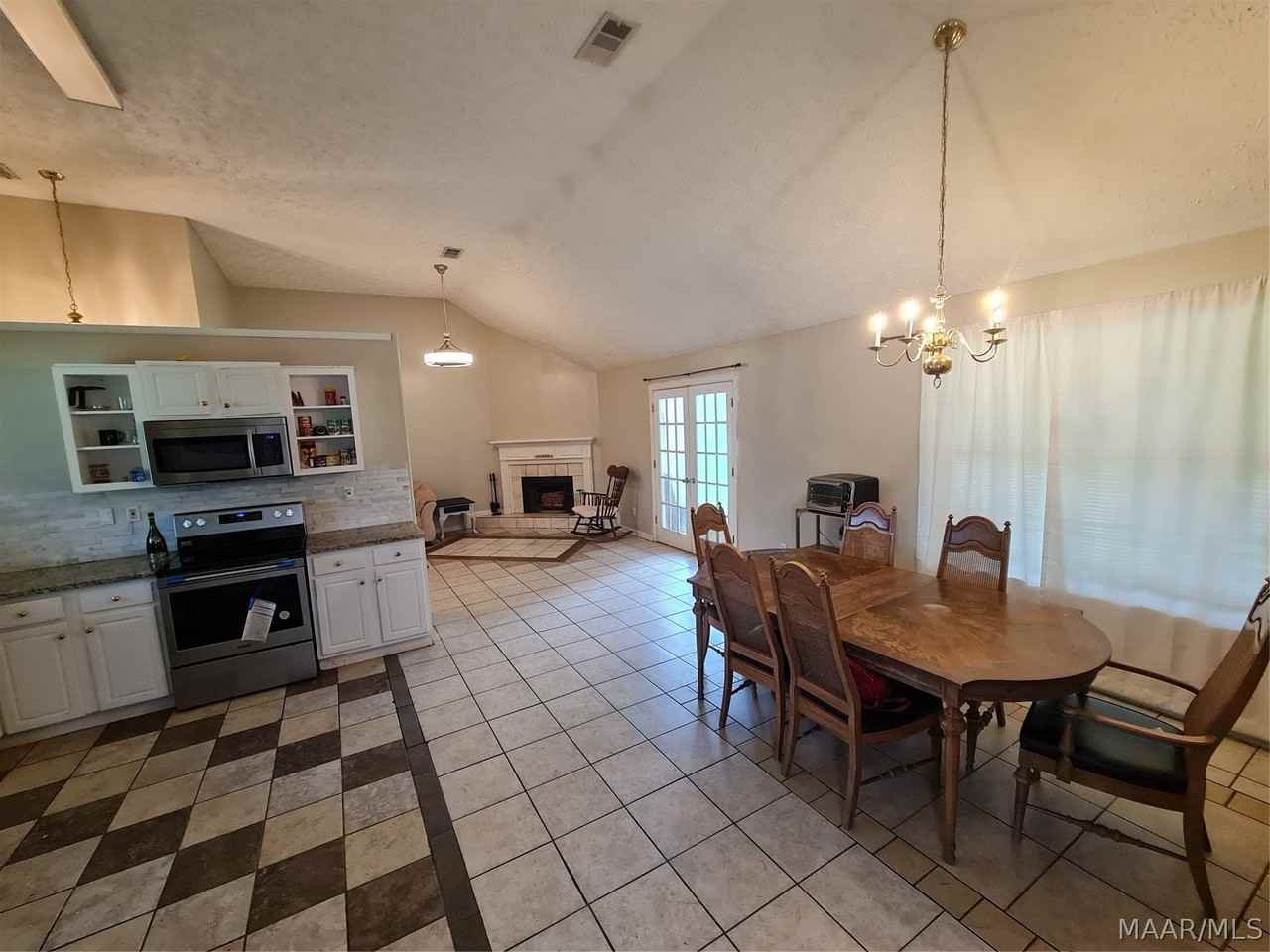 123 Meadowview Dr - Photo 4 of 25
