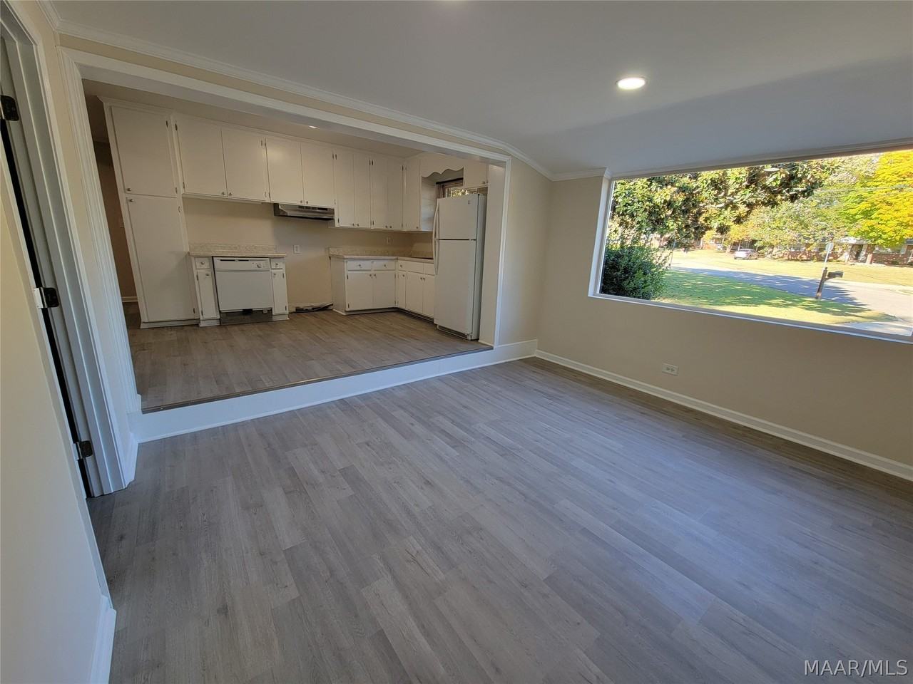 950 Karen Rd - Photo 3 of 20