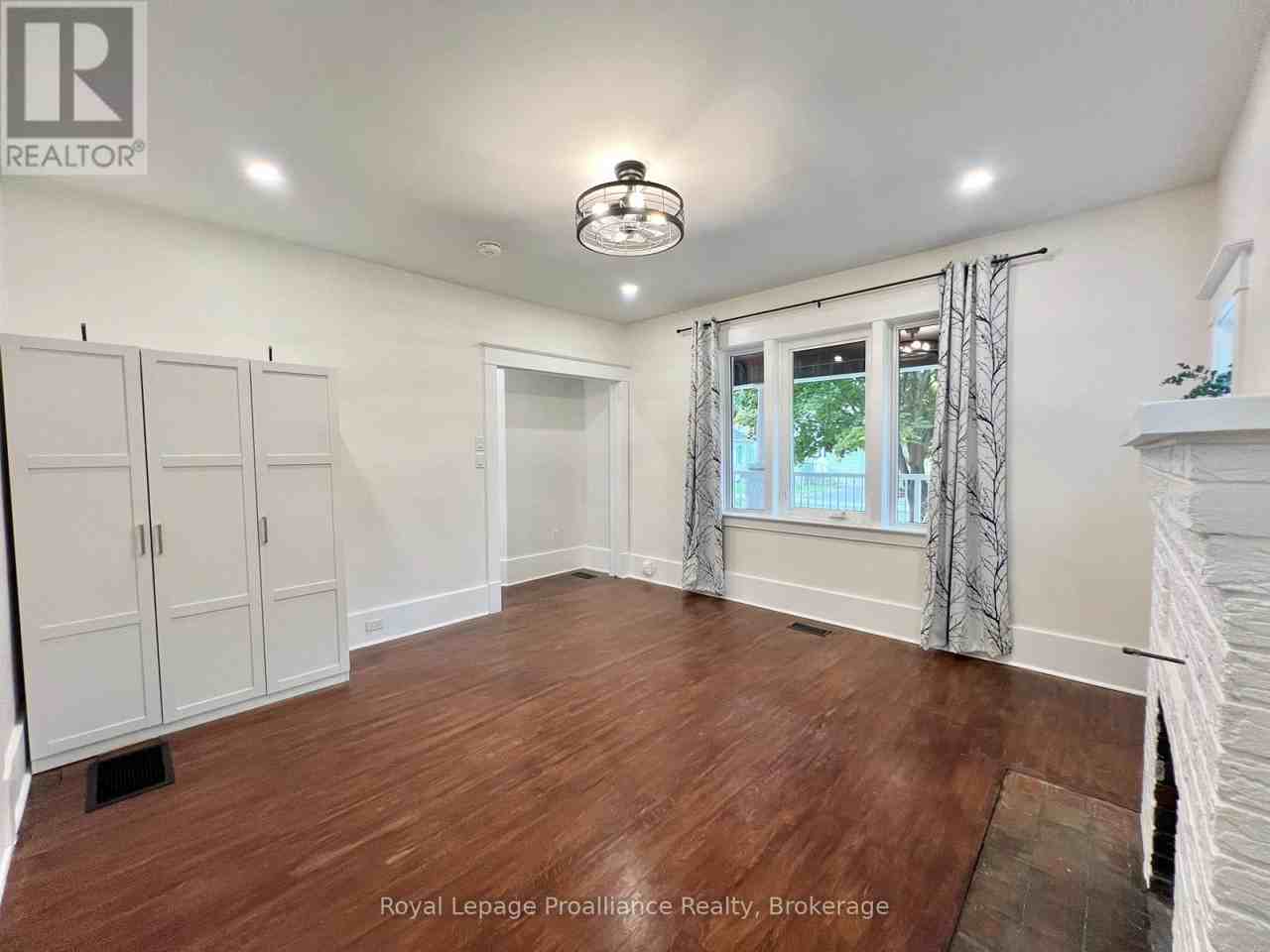 220 Foster Avenue - Photo 7 of 14