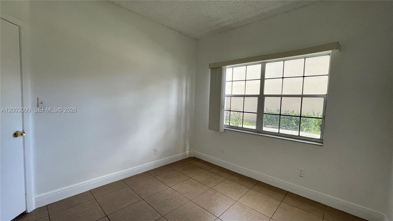 661 Cypress Lake Blvd #I20 - Photo 6 of 16