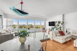 4925 Collins Ave #5F - Photo 1 of 1
