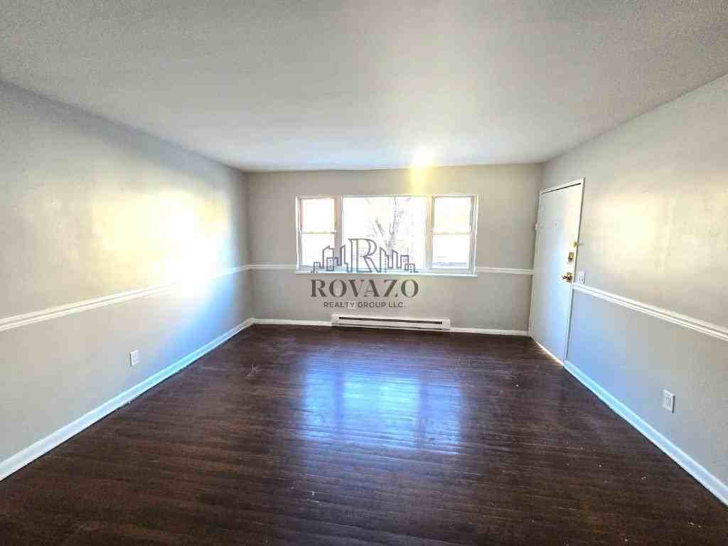 405 Stuyvesant Ave #4A - Photo 5 of 6