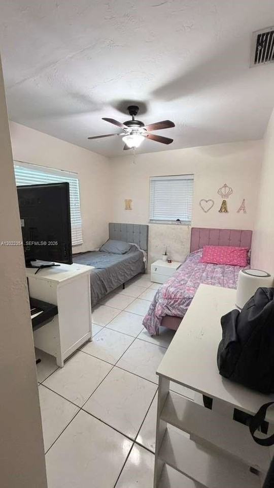 3610 Sw 39th Ave - Photo 3 of 13