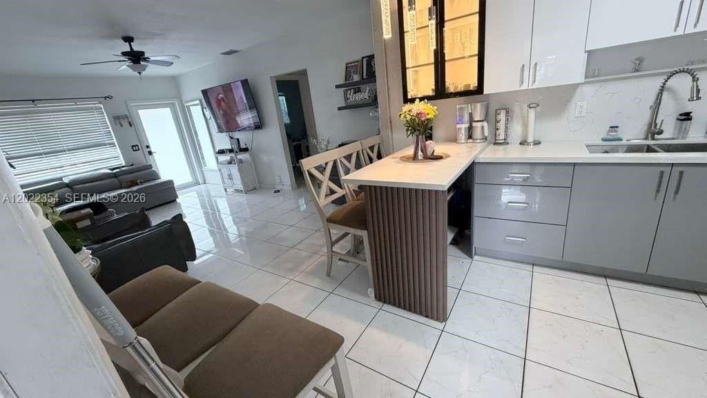 3610 Sw 39th Ave - Photo 4 of 13