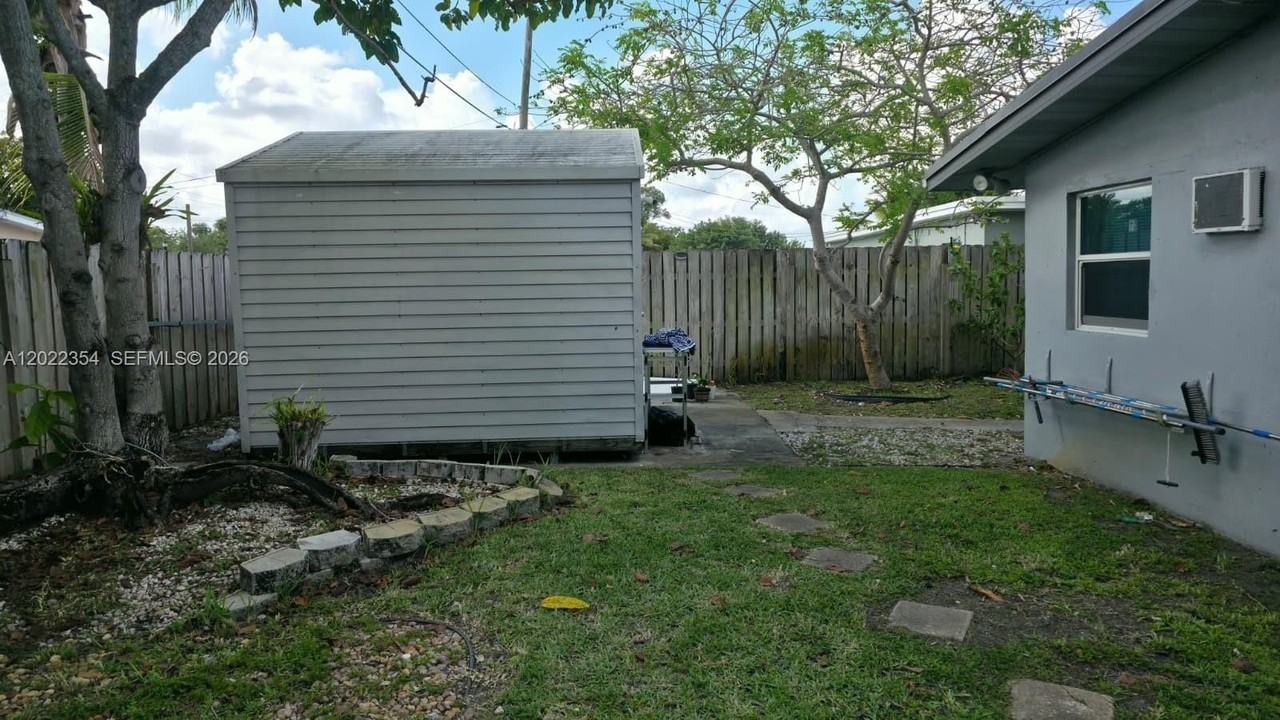 3610 Sw 39th Ave - Photo 7 of 13