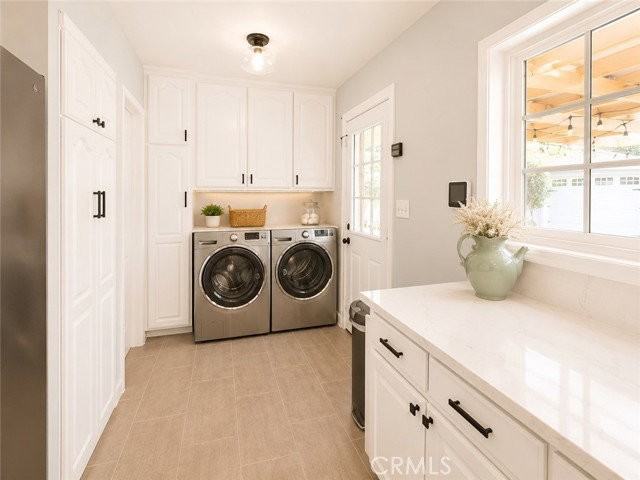2420 W 116th St - Photo 7 of 8