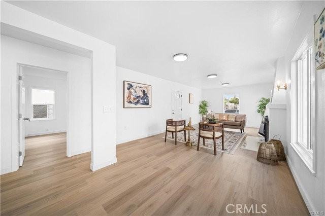 1558 Hauser Blvd - Photo 2 of 8