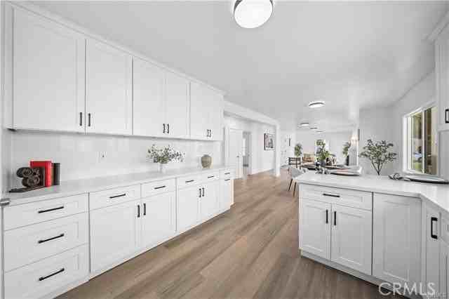 1558 Hauser Blvd - Photo 5 of 8