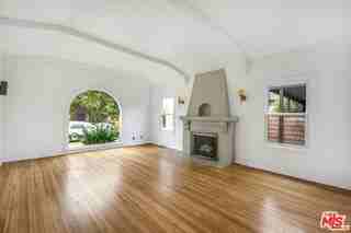 4126 S Bronson Ave - Photo 2 of 8