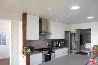 1112 Montecito Dr - Photo 2 of 8