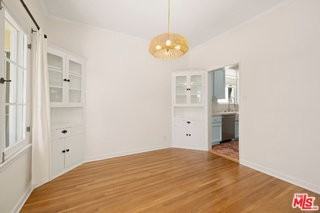 2011 N Beachwood Dr - Photo 3 of 8