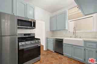2011 N Beachwood Dr - Photo 6 of 8