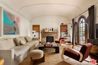 127 N Gower St - Photo 2 of 8