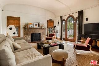 127 N Gower St - Photo 3 of 8