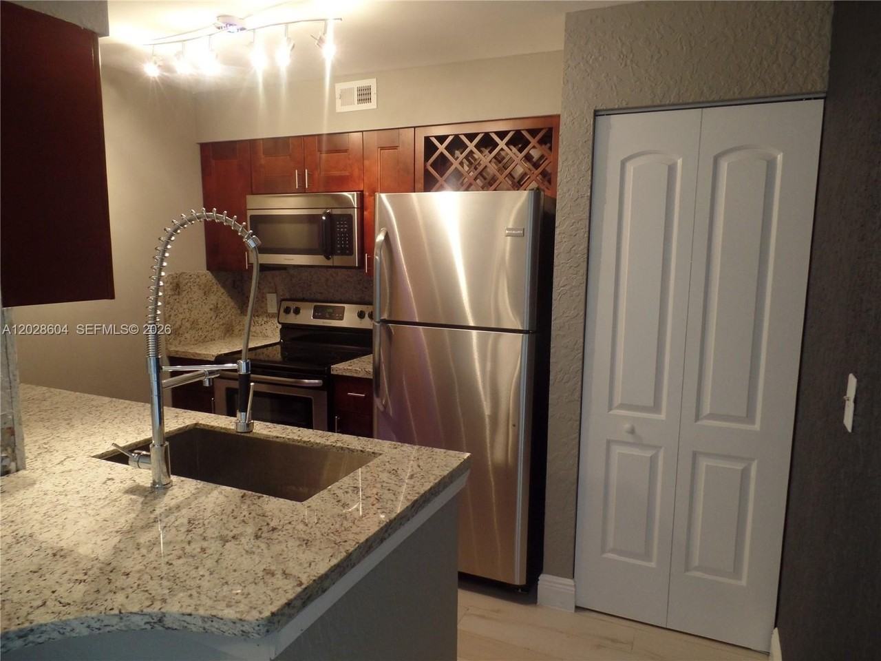 2851 N Oakland Forest Dr #111 - Photo 4 of 50