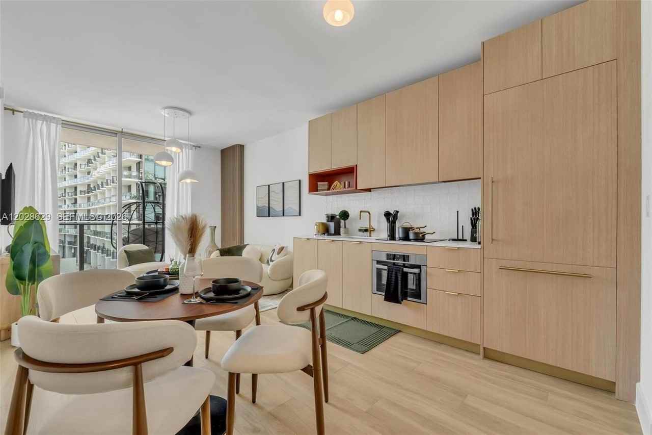 90 Nw 32nd St #909 - Photo 5 of 28