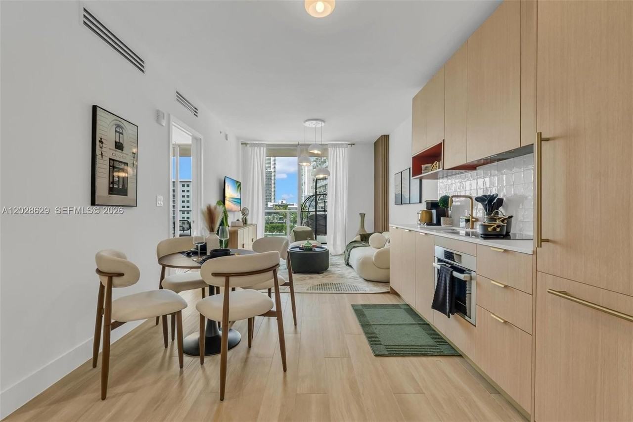 90 Nw 32nd St #909 - Photo 6 of 28