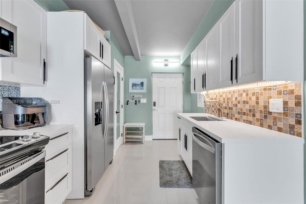 1225 West Ave #503 - Photo 5 of 25