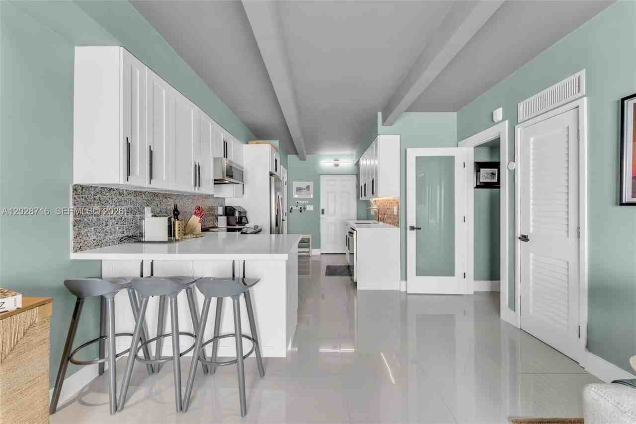1225 West Ave #503 - Photo 7 of 25