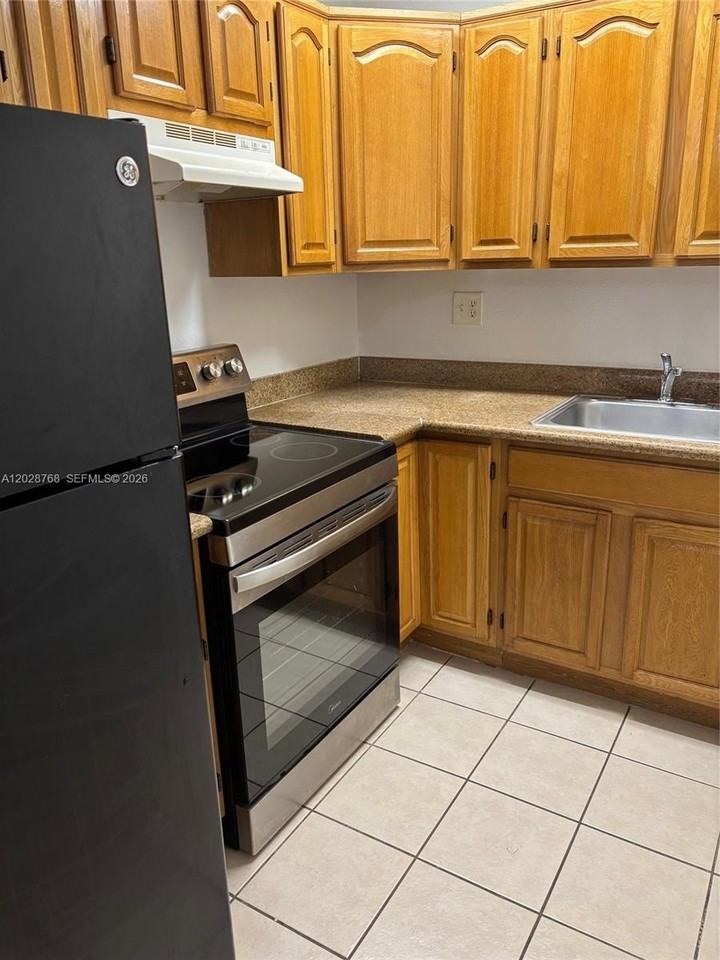 6780 Sw 44th St #15 - Photo 3 of 7