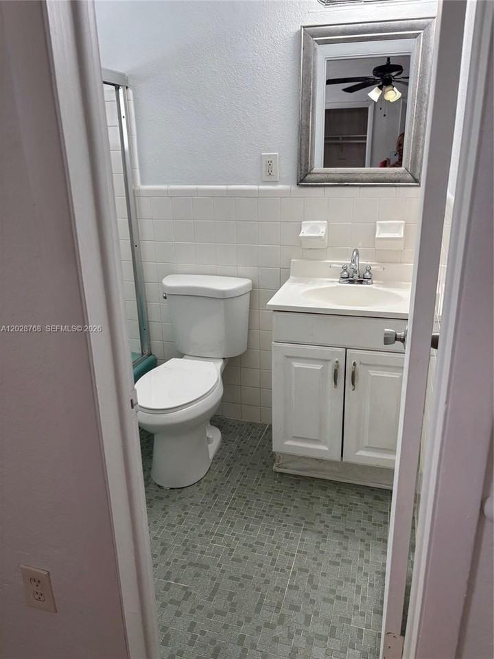 6780 Sw 44th St #15 - Photo 6 of 7