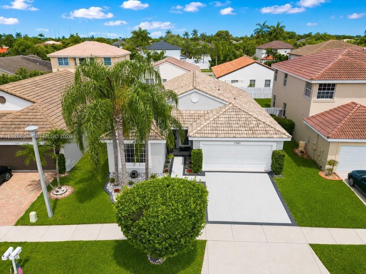 17485 Sw 29th St - Photo 2 of 40