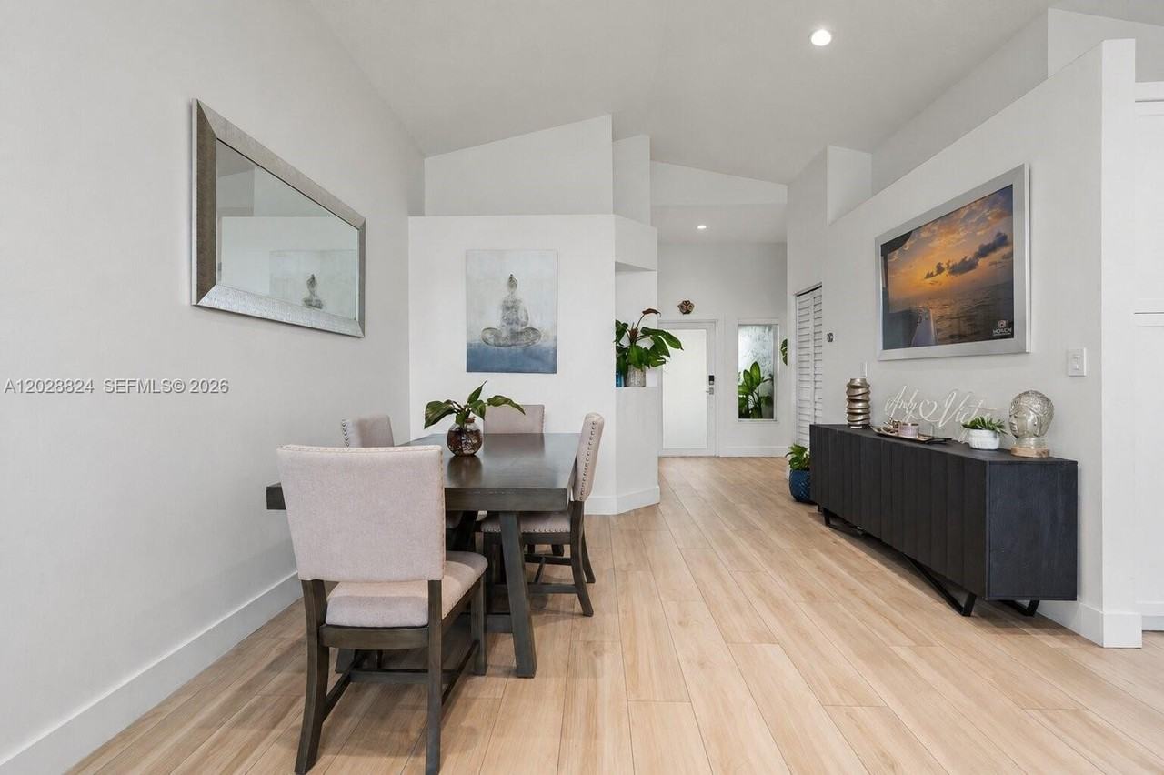 17485 Sw 29th St - Photo 5 of 40