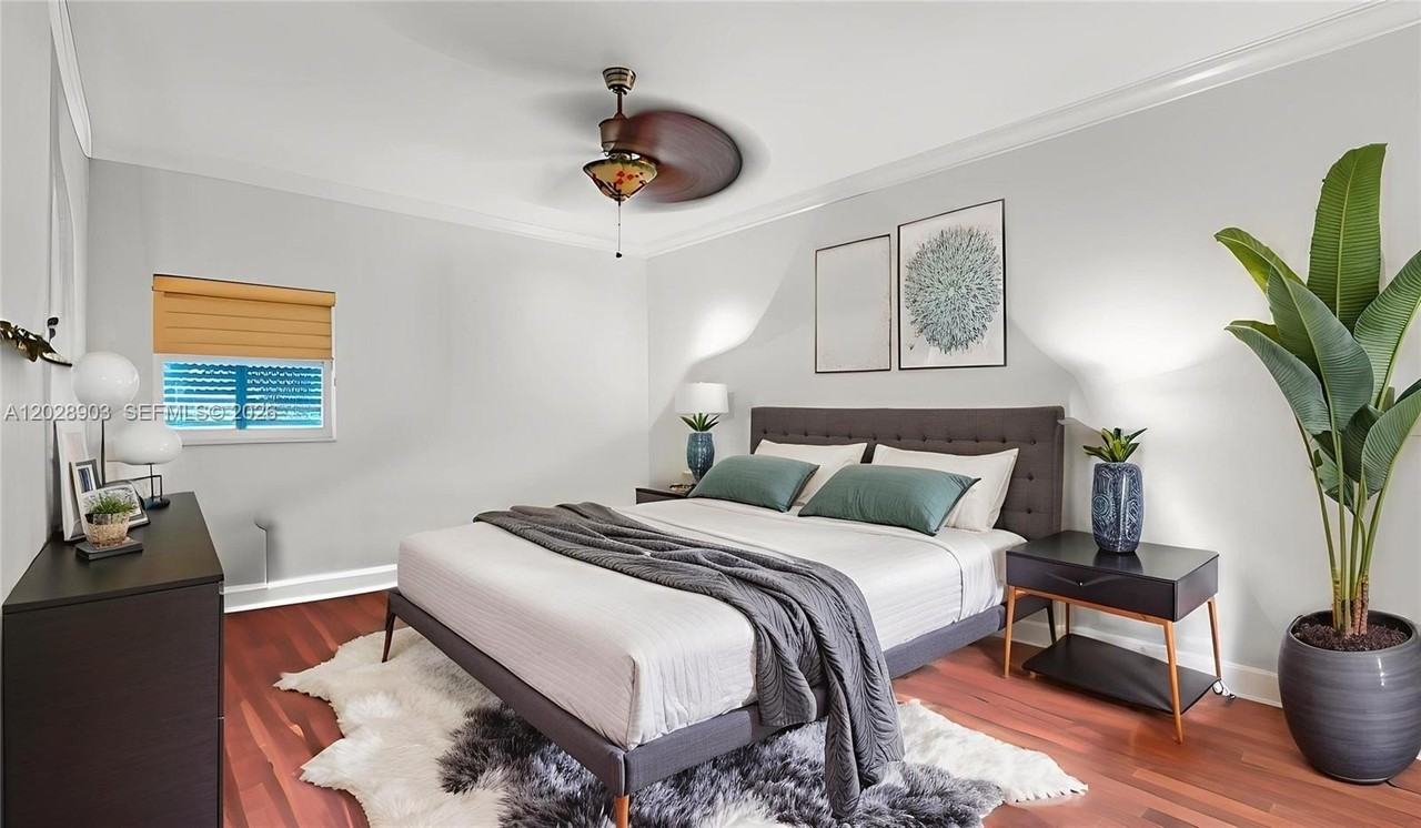 623 Ne 17th Way - Photo 2 of 23