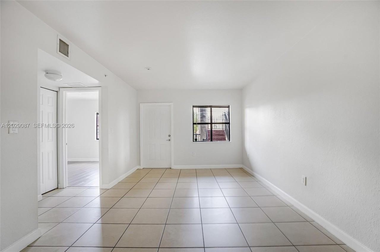 22551 Sw 88th Pl #203-1 - Photo 7 of 27