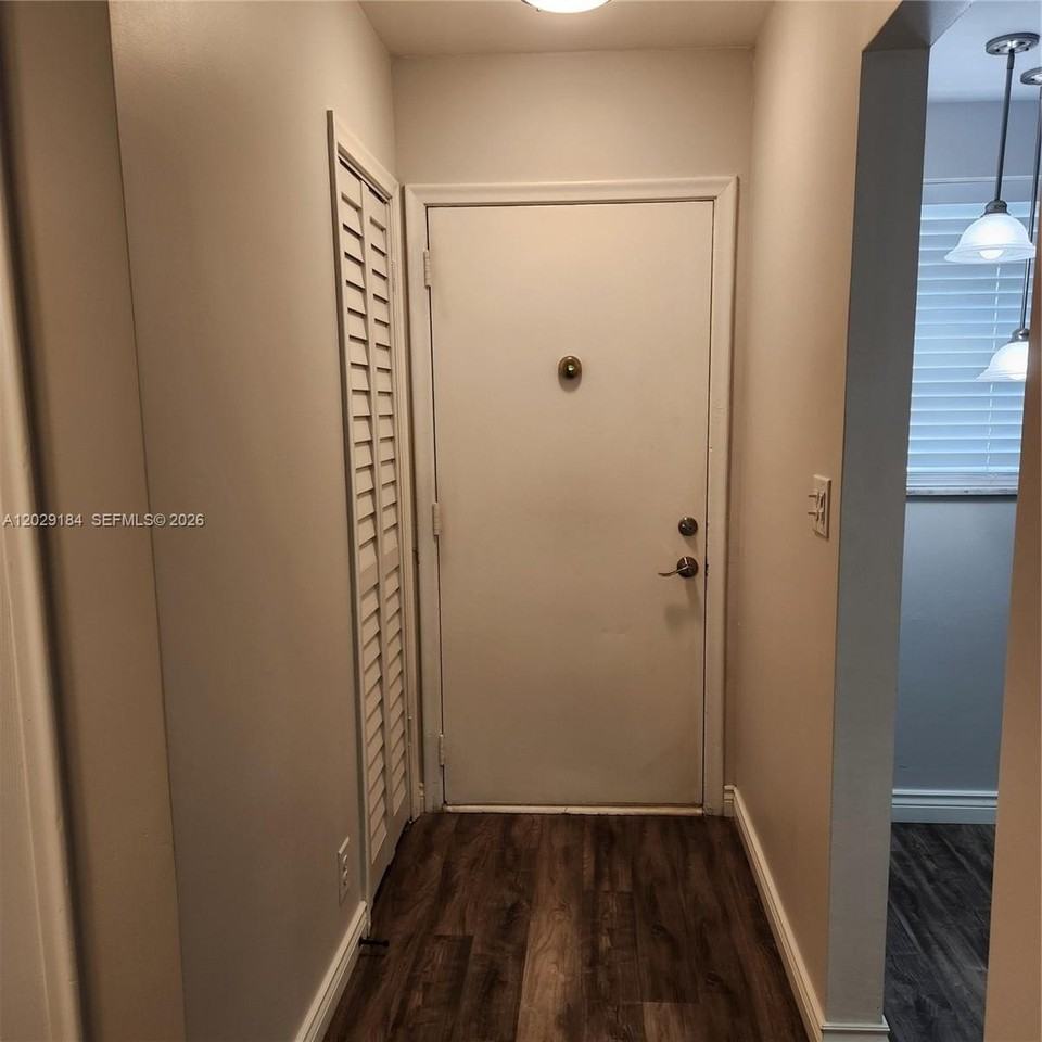 900 Ne 12th Ave #406 - Photo 7 of 31