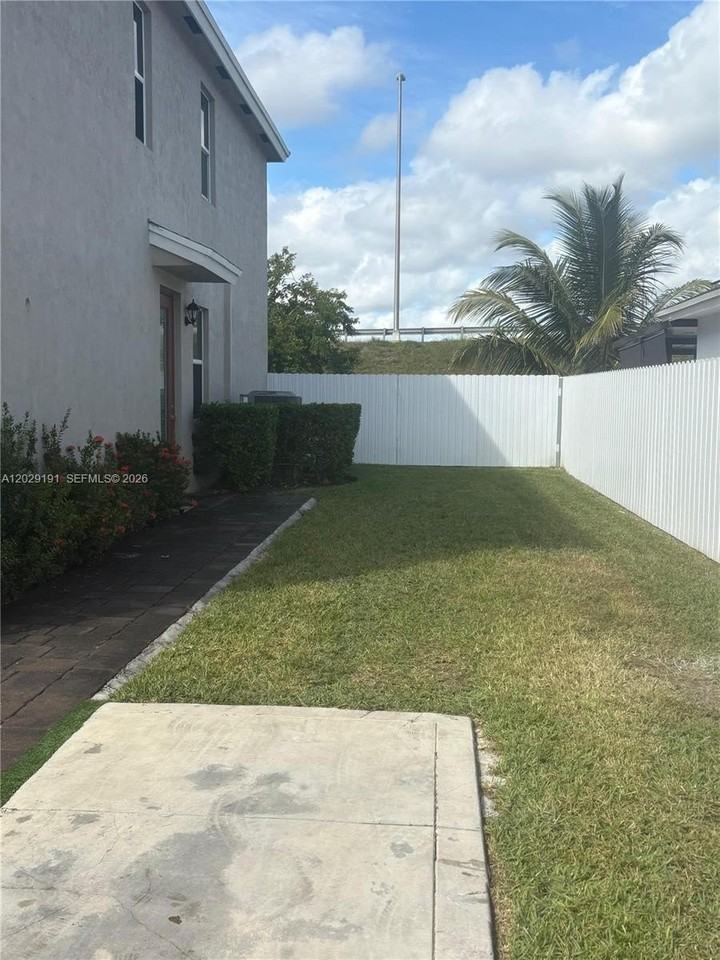 26964 Sw 132nd Court Rd #0 - Photo 4 of 12