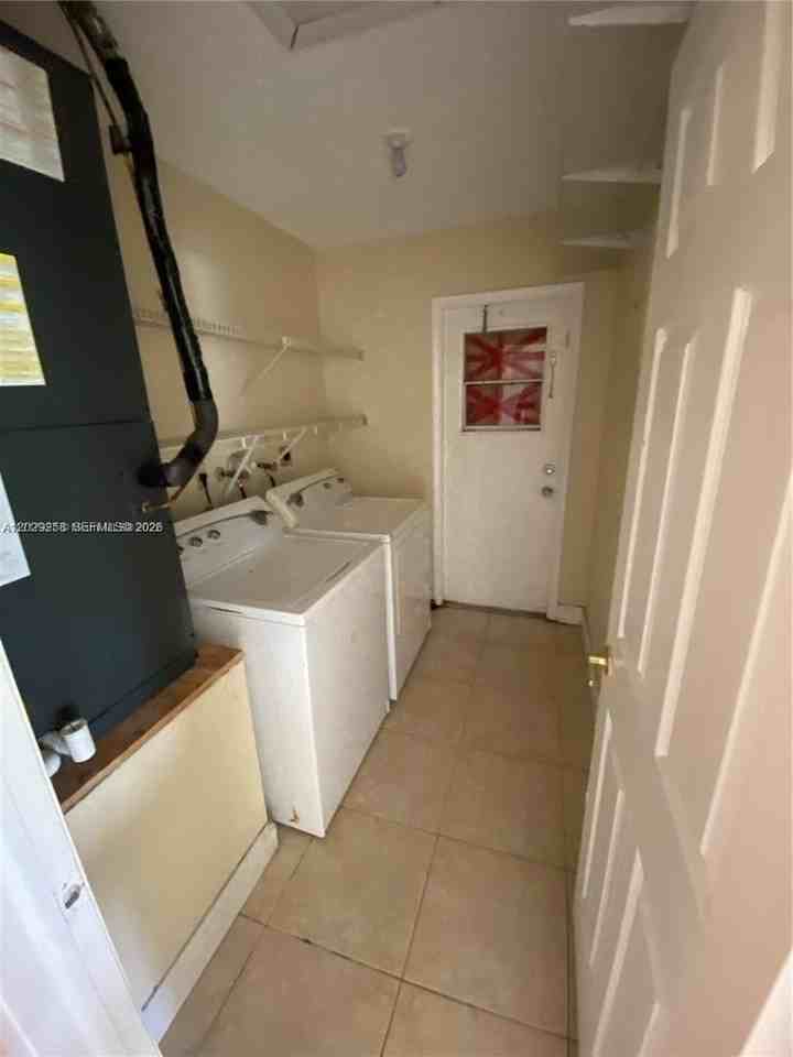 6162 Sw 5th St - Photo 3 of 5