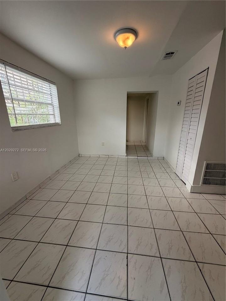 2420 Nw 31st St #3 - Photo 2 of 10