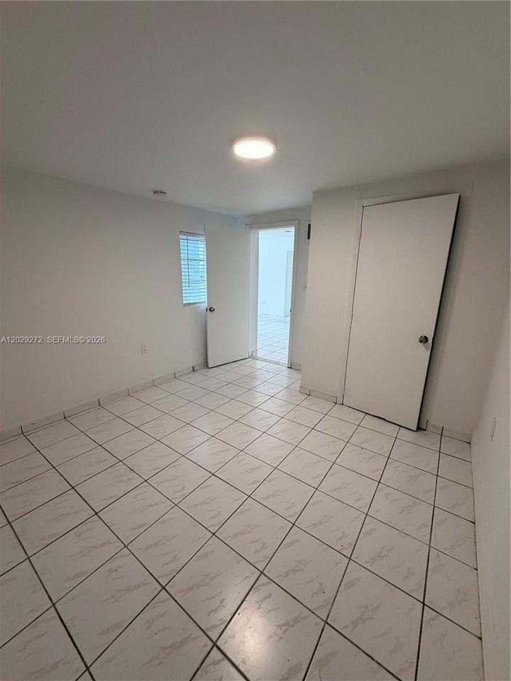 2420 Nw 31st St #3 - Photo 7 of 10