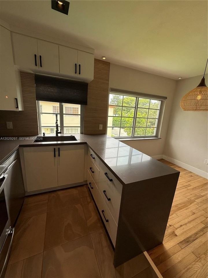 657 Ne 92nd St #4E - Photo 6 of 29