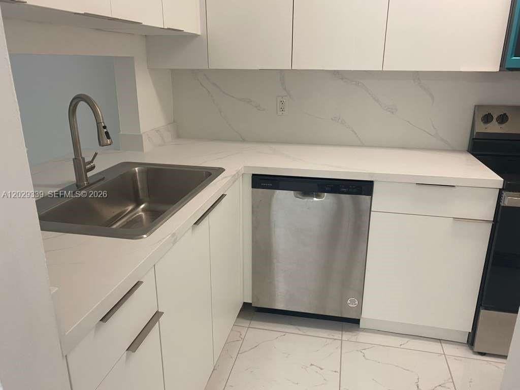 15346 Sunset Dr #22-11 - Photo 5 of 15