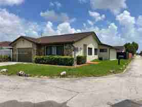 1727 Sw 136th Pl - Photo 1 of 1