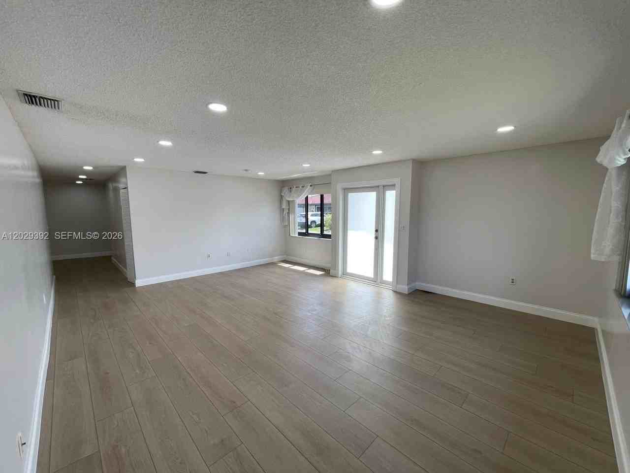 1727 Sw 136th Pl - Photo 3 of 16