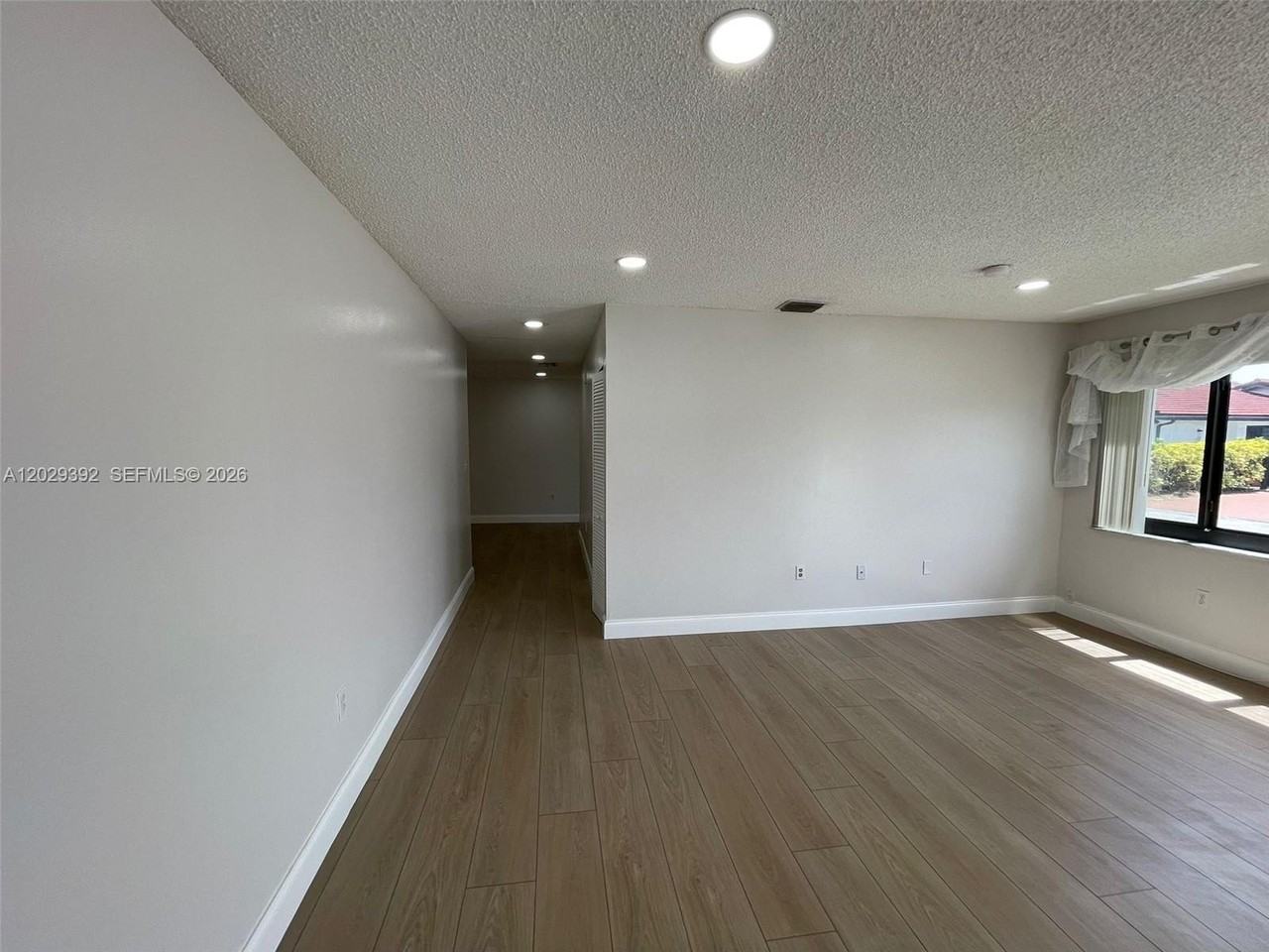 1727 Sw 136th Pl - Photo 4 of 16