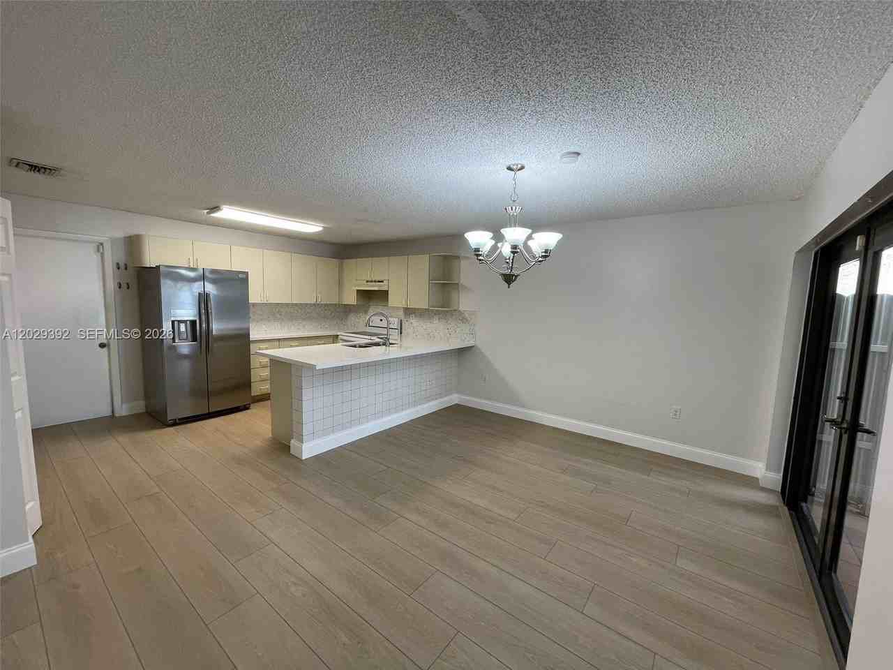 1727 Sw 136th Pl - Photo 5 of 16