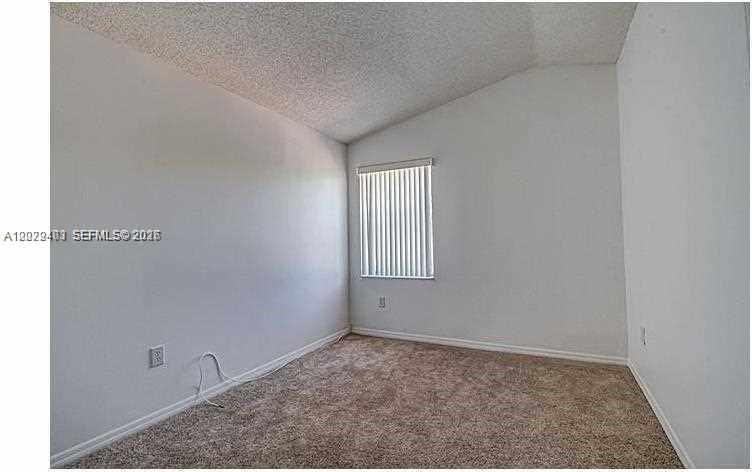 960 Corkwood St - Photo 5 of 15